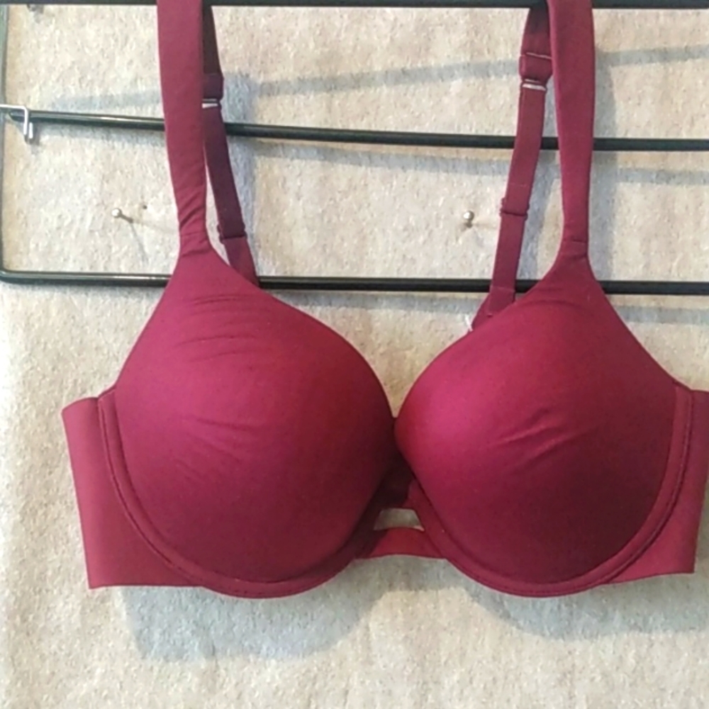 Auden underwire padded.  Bra
